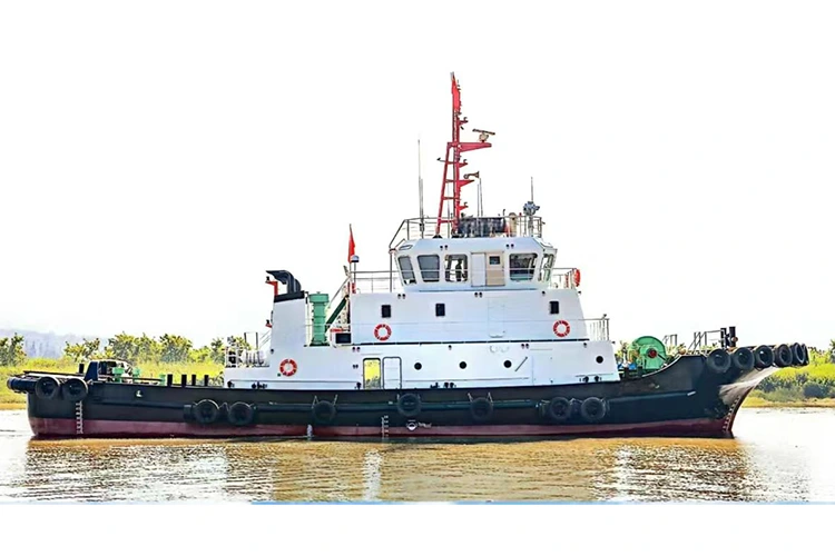 Буксир с гребным винтом регулируемого шага