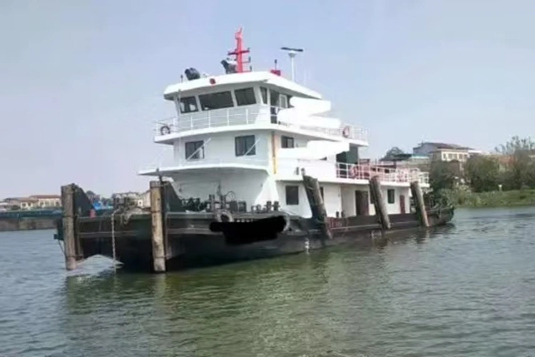 Vertical Stern Propeller Tug